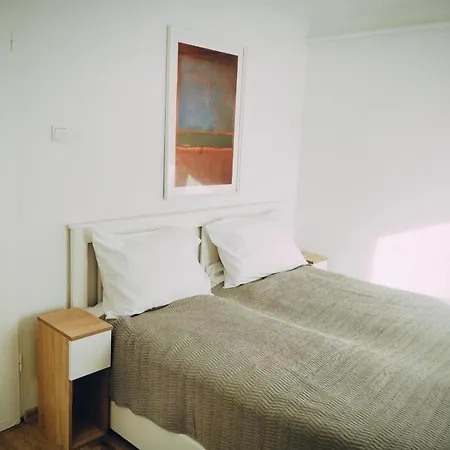 2-room, Garden, Close To The Center Apartment *